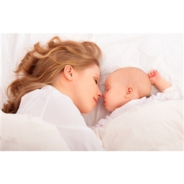 睡觉的妈妈与宝宝图片